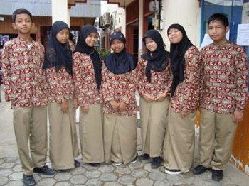 Seragam Batik Sekolah 3